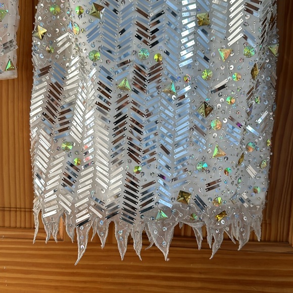 Sparkly long sleeve mini dress with round neckline - size 1/2 - white/sparkles - Picture 4 of 9